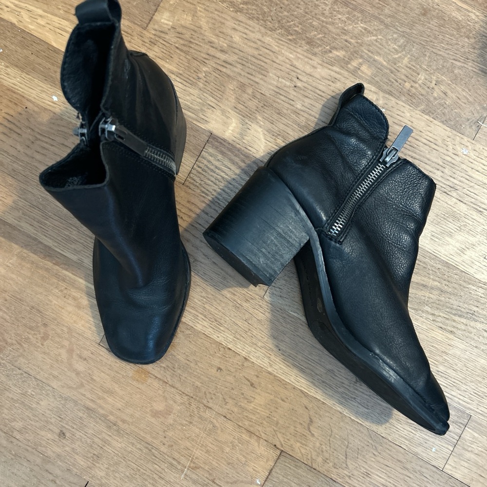 Lucky Brand Black Ankle Booties